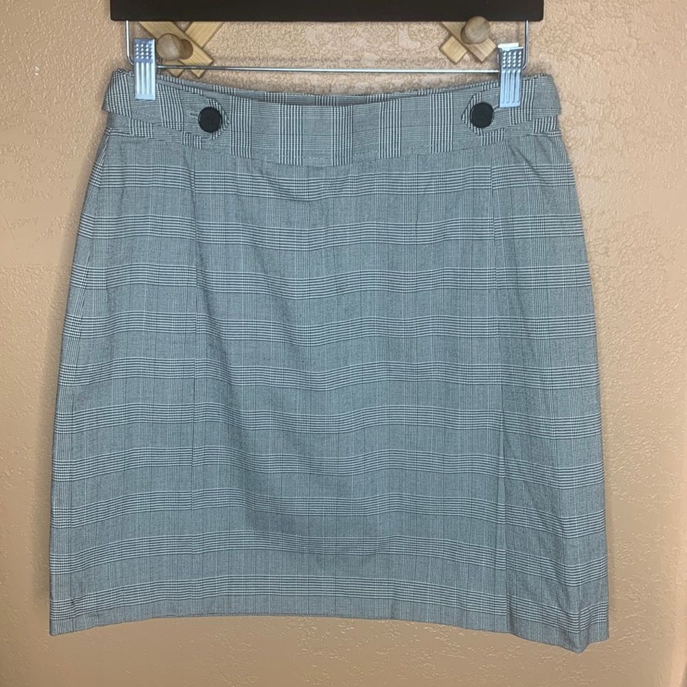 Ann Taylor Stretch Black & White Plaid Skirt Size 4